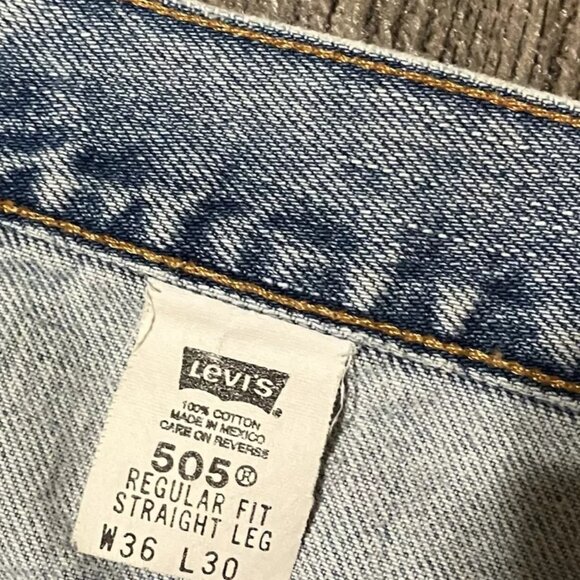 Levi’s 505 Regular Fit Straight Leg Blue Jeans Mens 36x30 Distressed - Picture 3 of 5